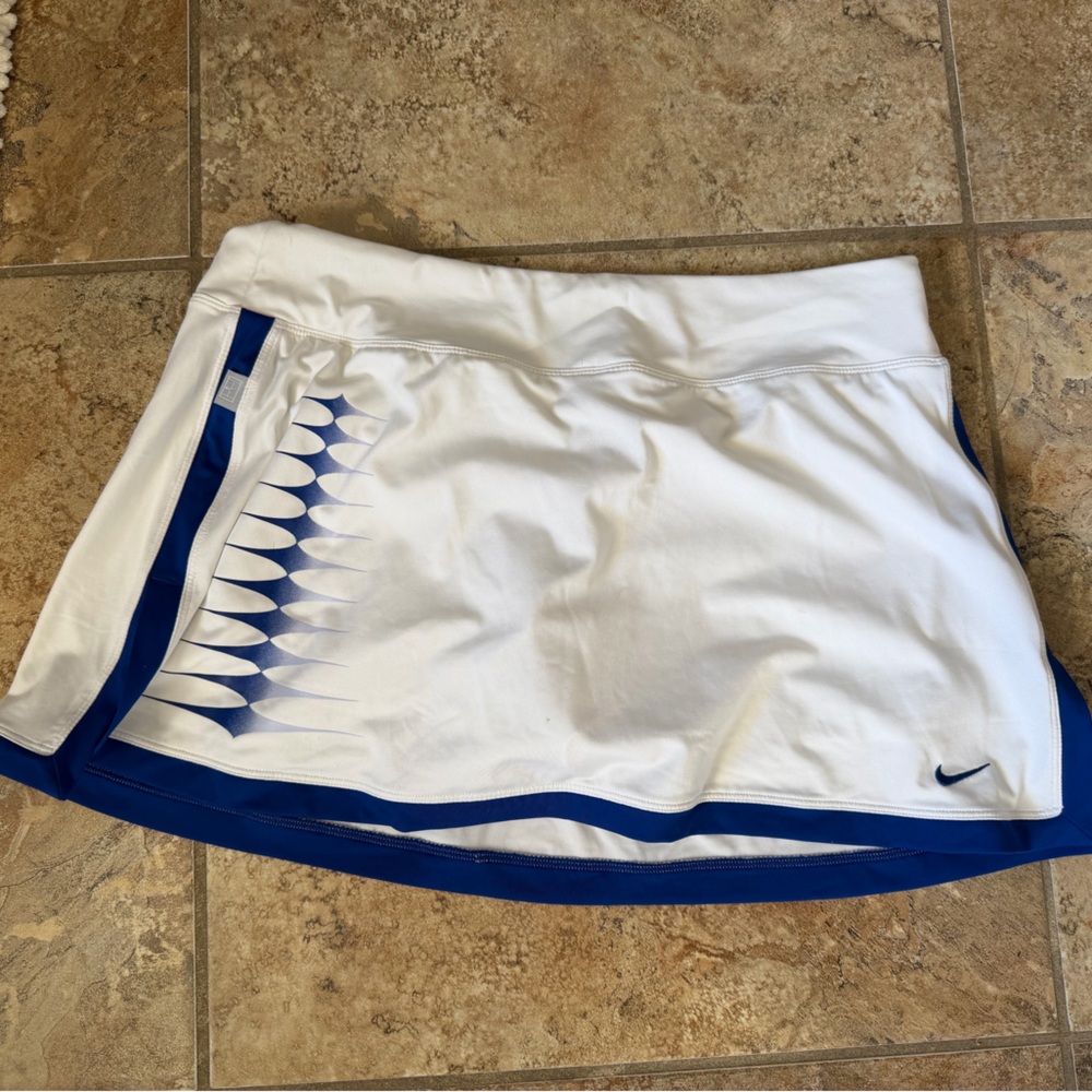 Nike Dri-FIT White and Navy Skirt